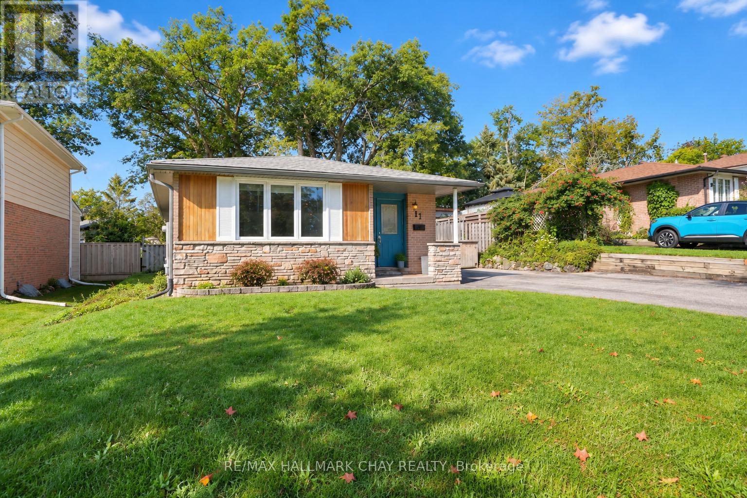 11 DAPHNE CRESCENT, Barrie (Cundles East) — photo 3