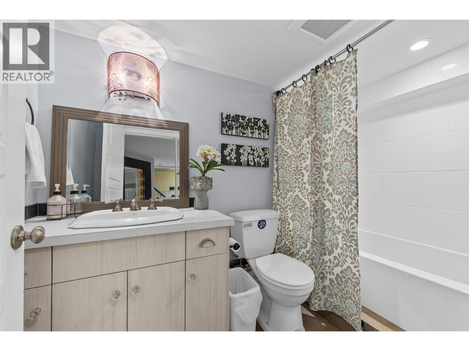260 Lake Avenue - 40