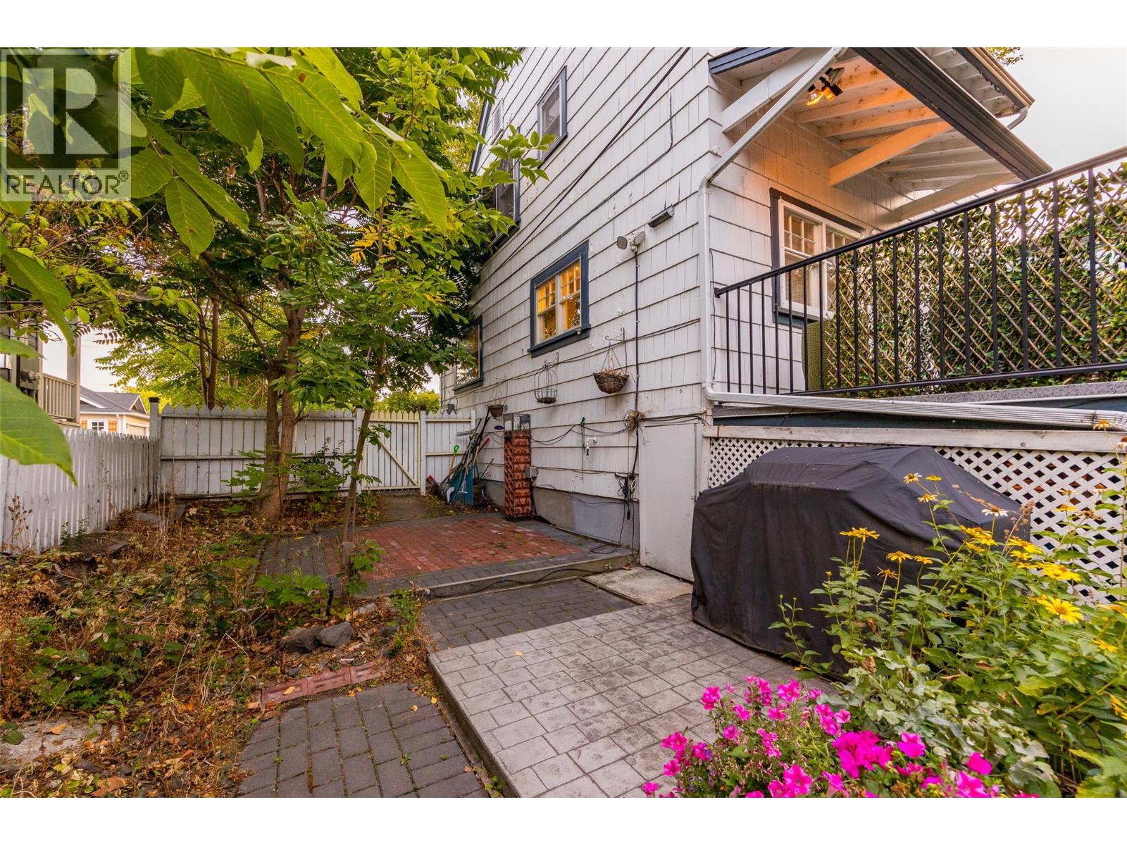 260 Lake Avenue - 68