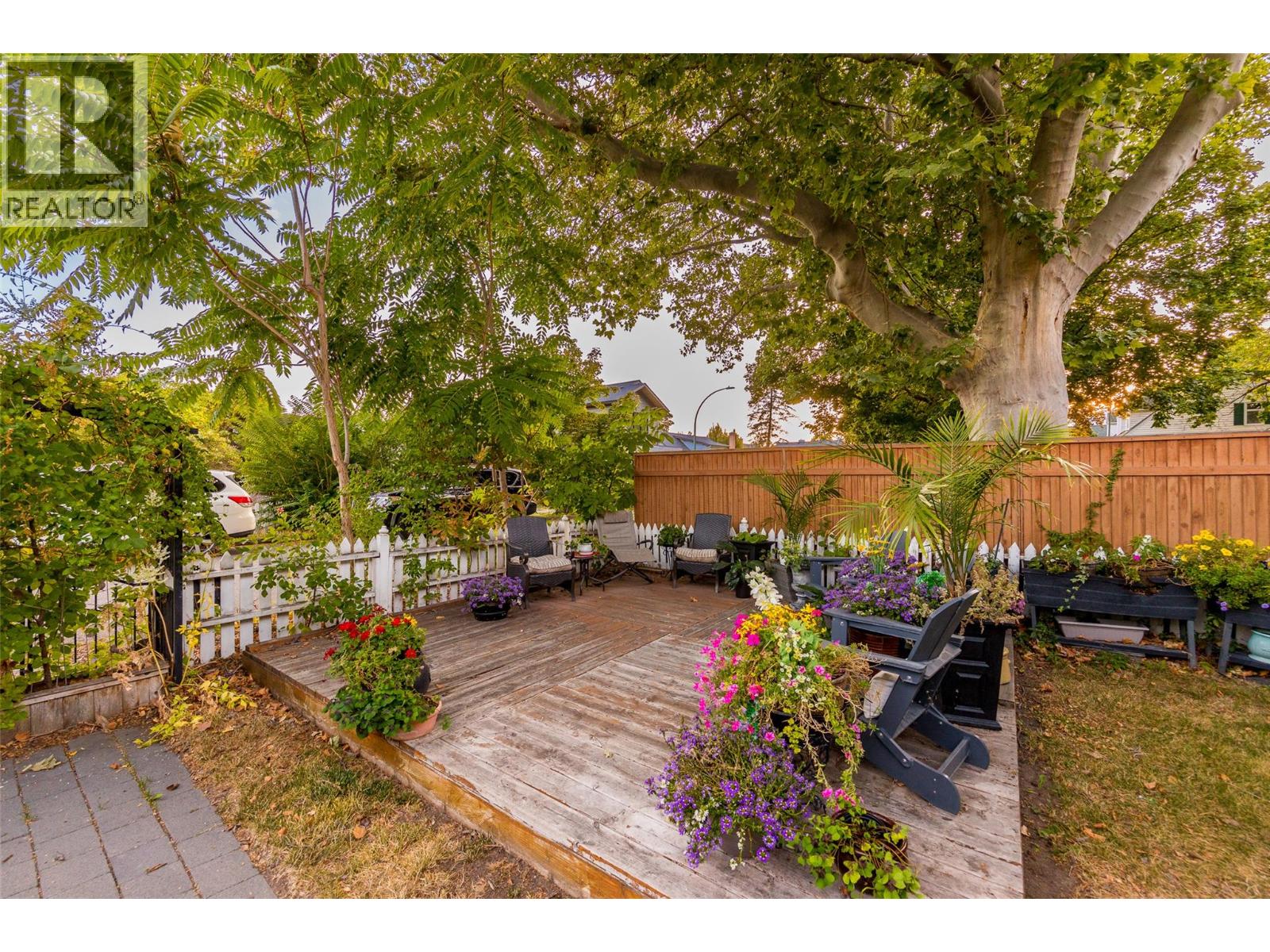 260 Lake Avenue - 72
