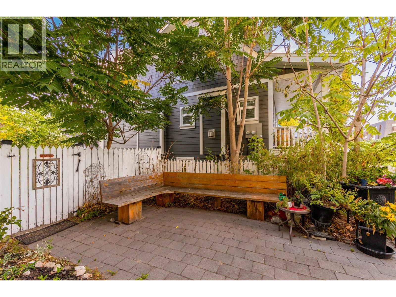 260 Lake Avenue - 76