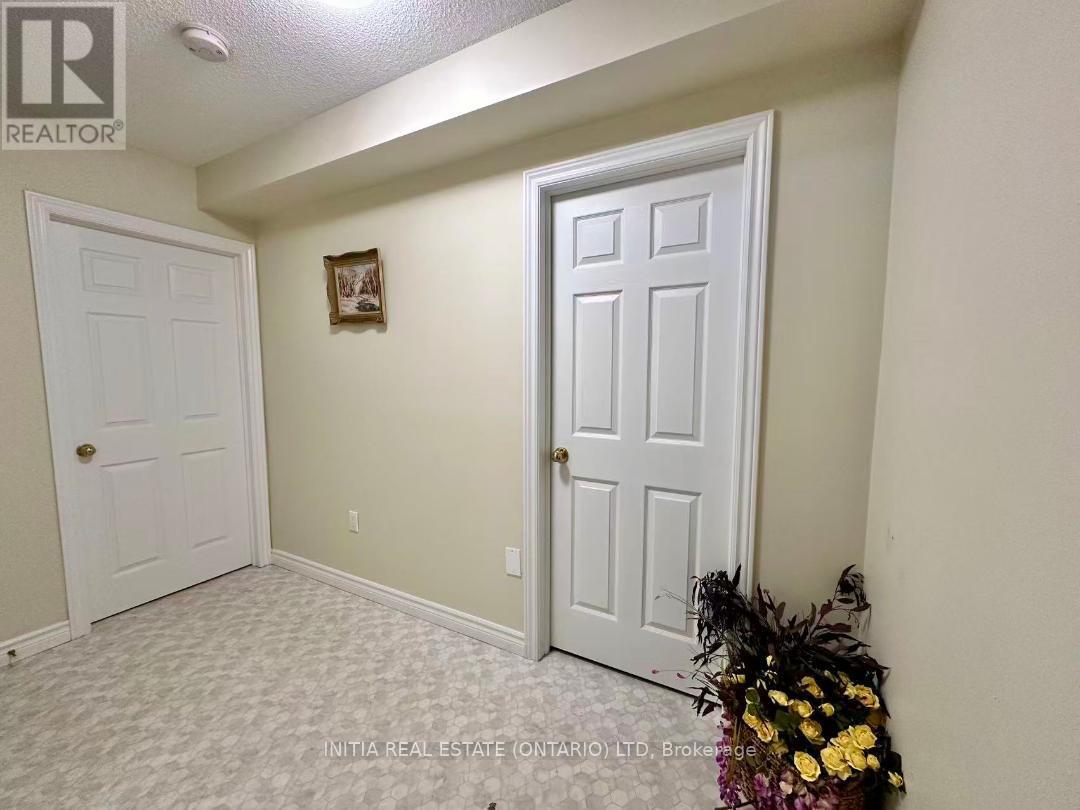 #25 270 NORTH CENTRE ROAD - Image 17
