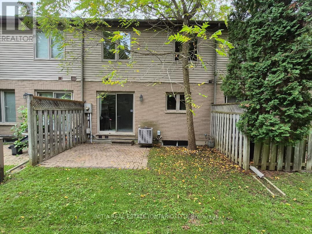 #25 270 NORTH CENTRE ROAD - 24