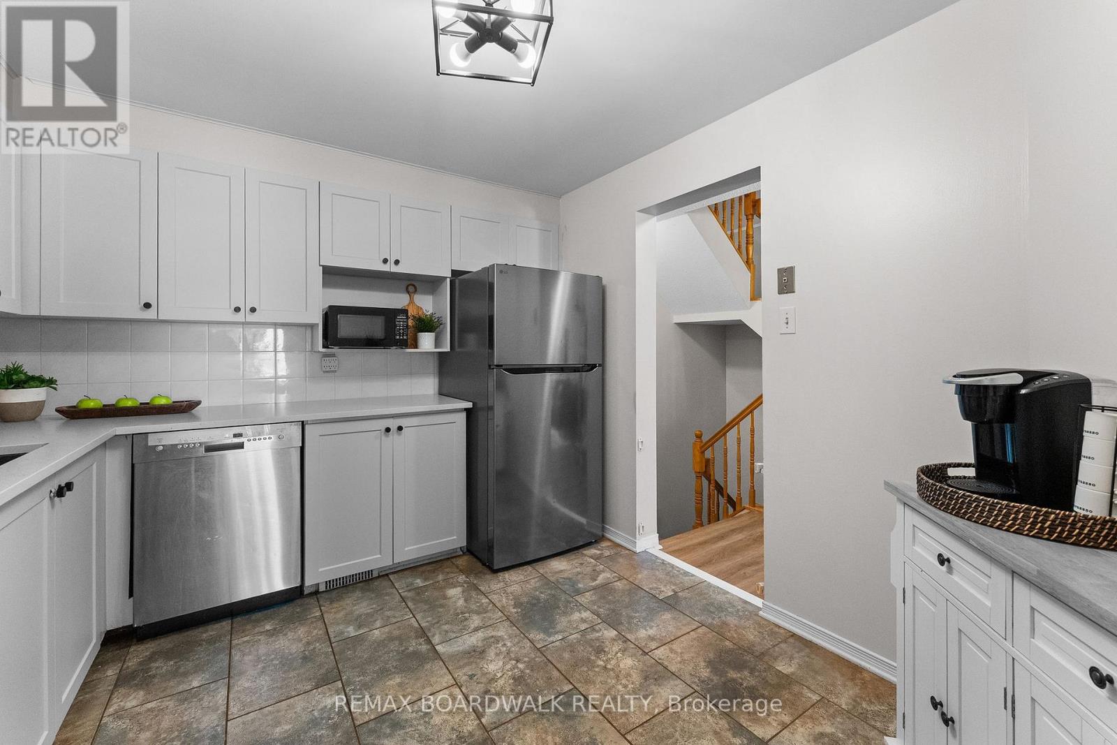 12 WILLWOOD CRESCENT - 16
