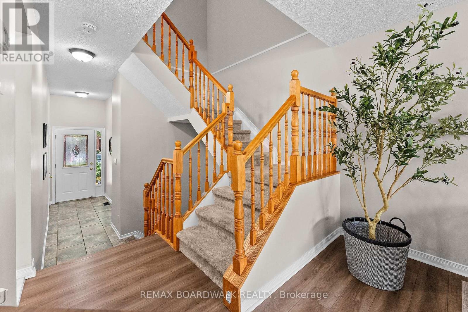 12 WILLWOOD CRESCENT - 17