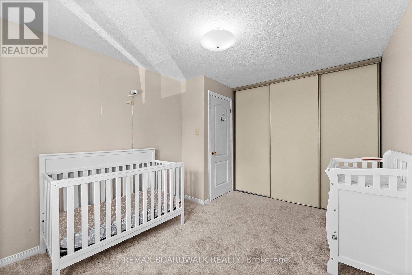 12 WILLWOOD CRESCENT - 24