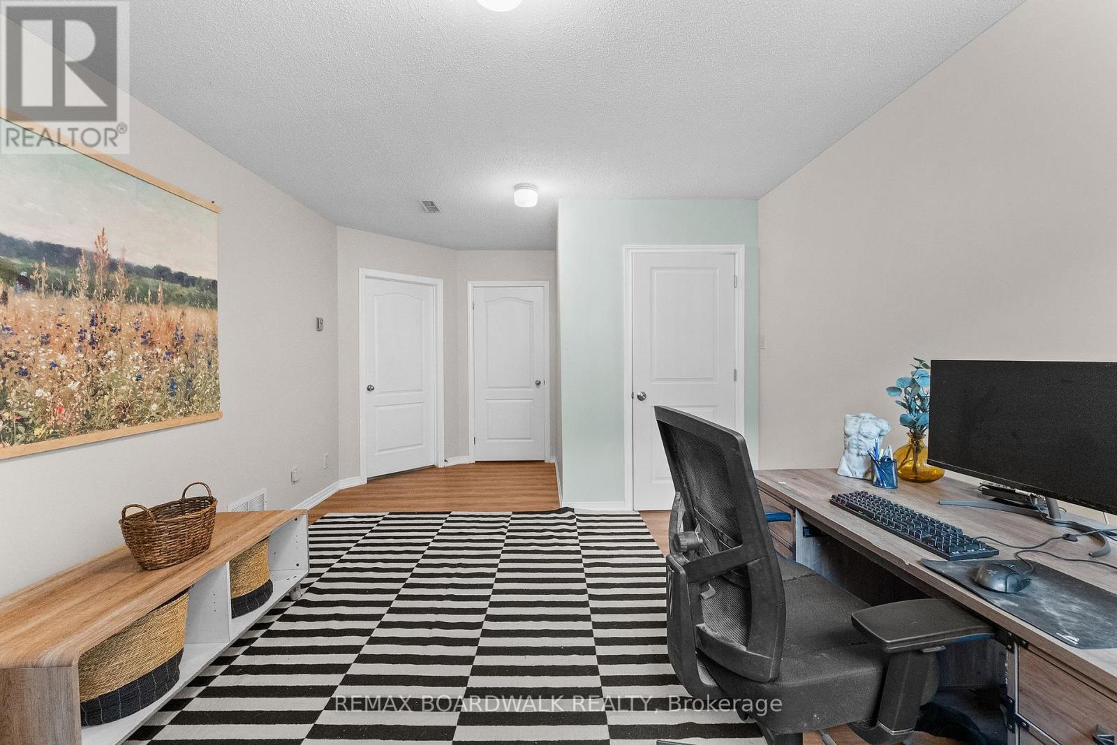 12 WILLWOOD CRESCENT - 28