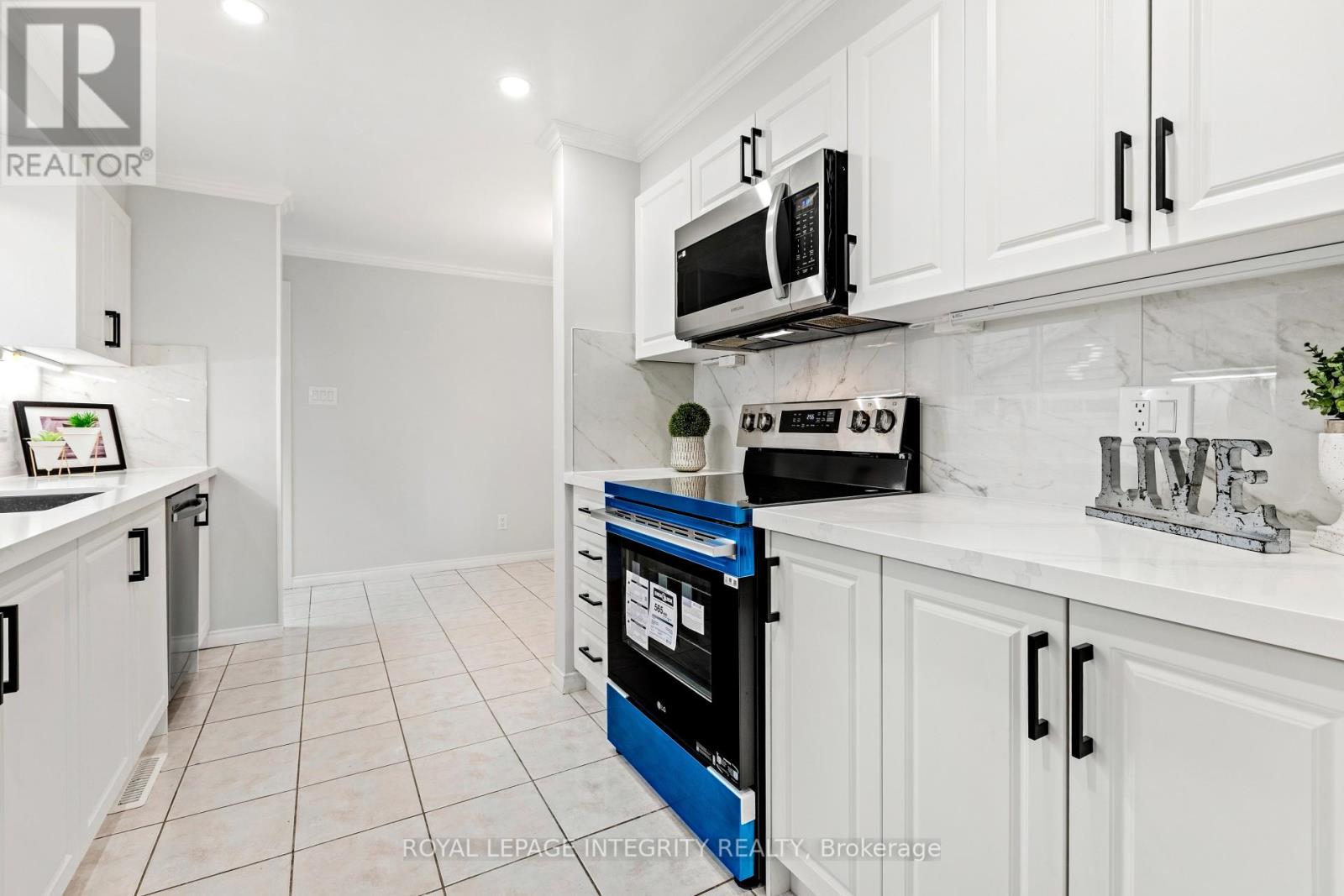 1736 SUMMERLANDS CRESCENT - Image 11