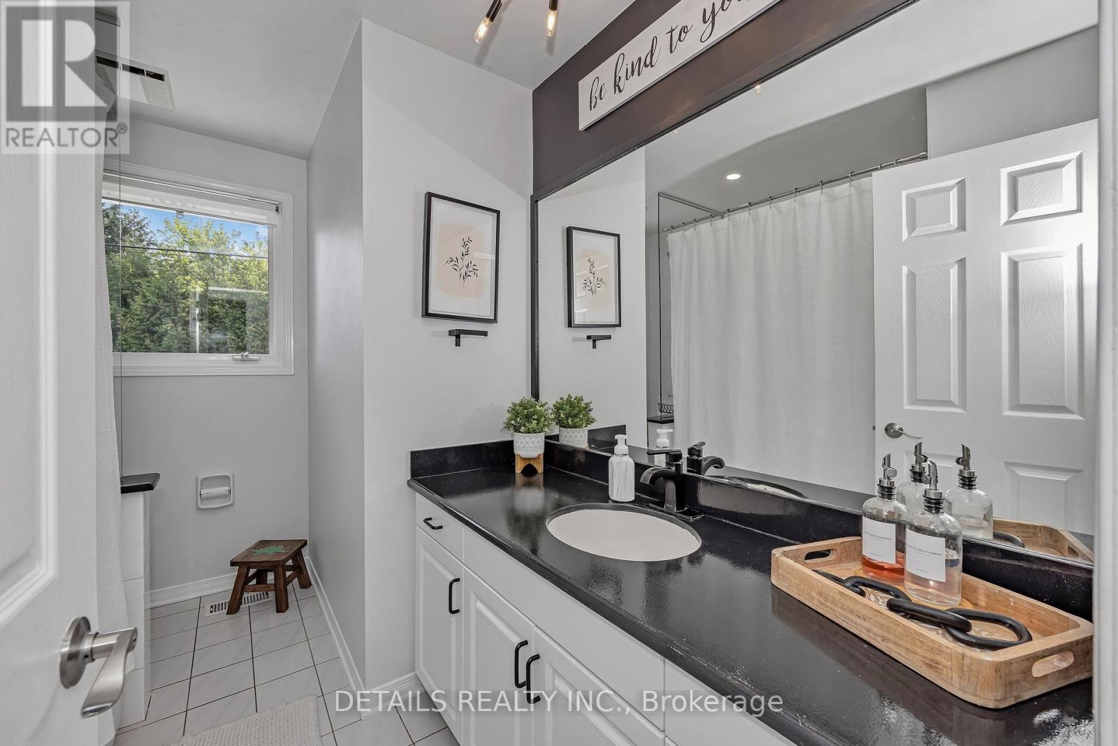 100 FOWLER STREET S, Ottawa. Luxury613. By Peter Sagos - Image 19