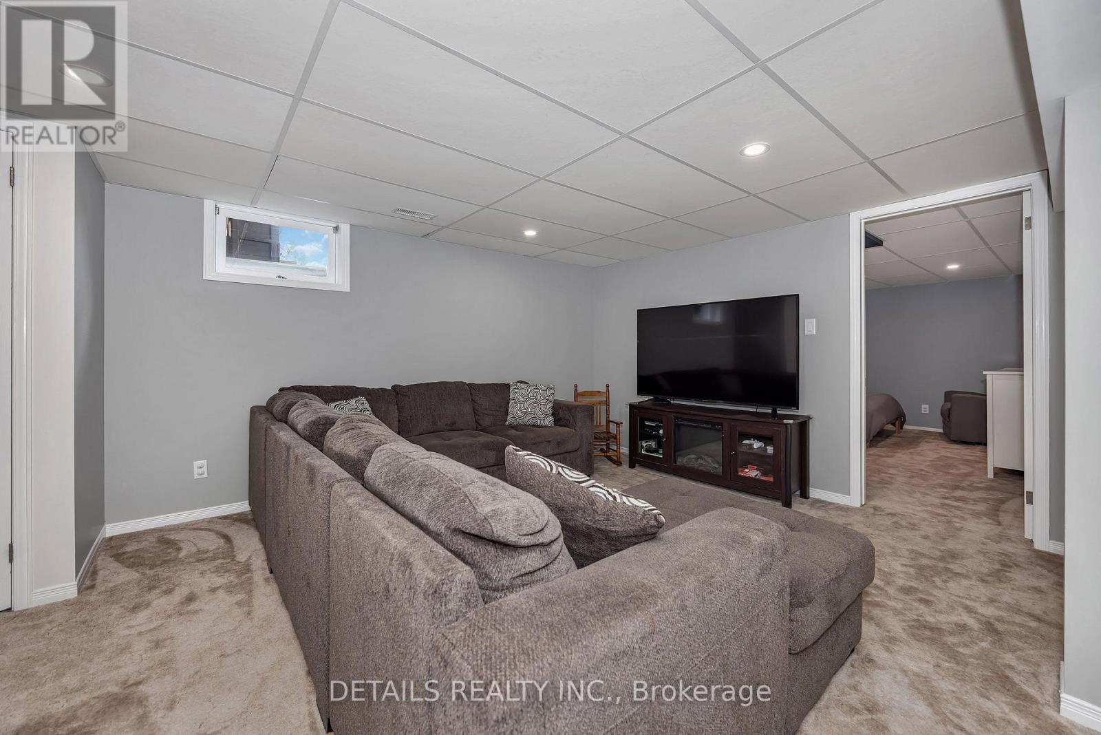 3 Bed, 2 Bath House for Sale in Ottawa – 100 FOWLER STREET S, Ottawa – MLS# X13775104 - Image 43