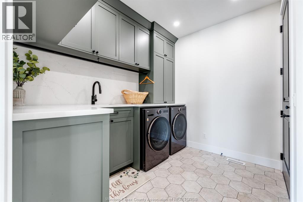 3 SUNNINGDALE DRIVE - 12