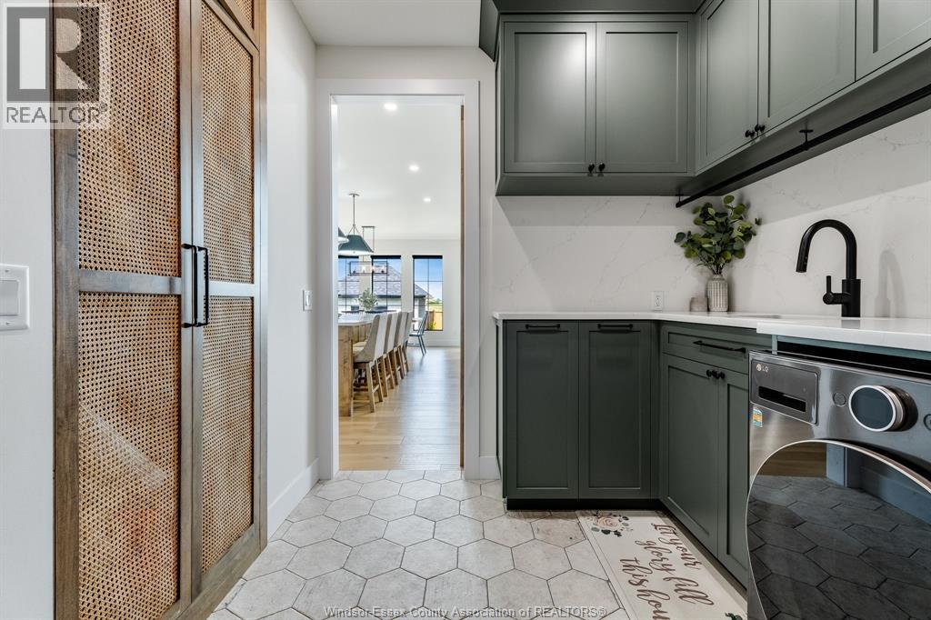 3 SUNNINGDALE DRIVE - 13