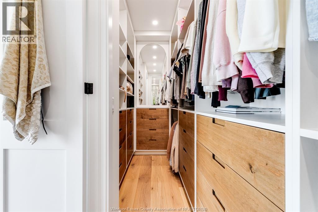 3 SUNNINGDALE DRIVE - 17