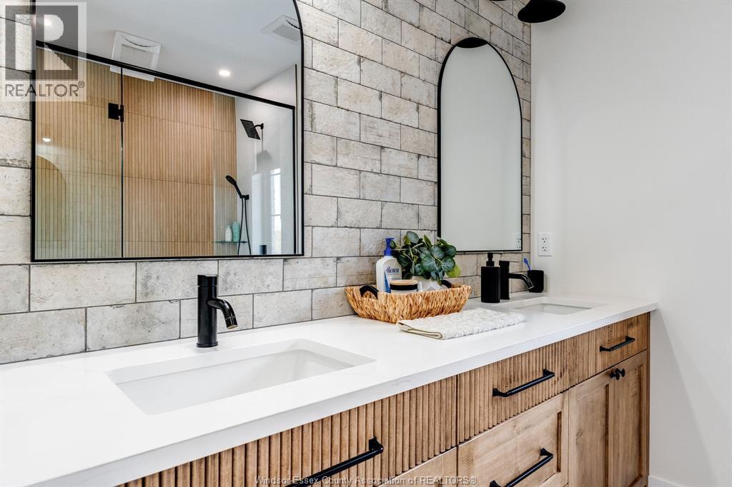 3 SUNNINGDALE DRIVE - 20