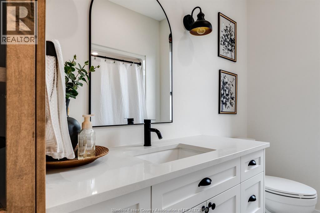 3 SUNNINGDALE DRIVE - 26