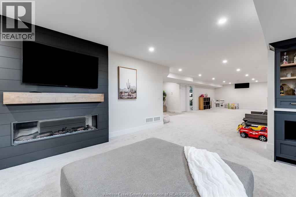 3 SUNNINGDALE DRIVE - 31