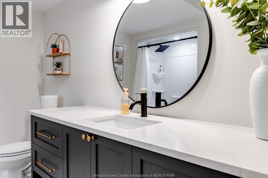 3 SUNNINGDALE DRIVE - 35