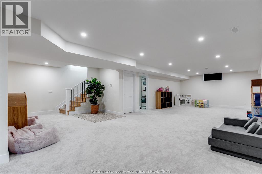 3 SUNNINGDALE DRIVE - 37