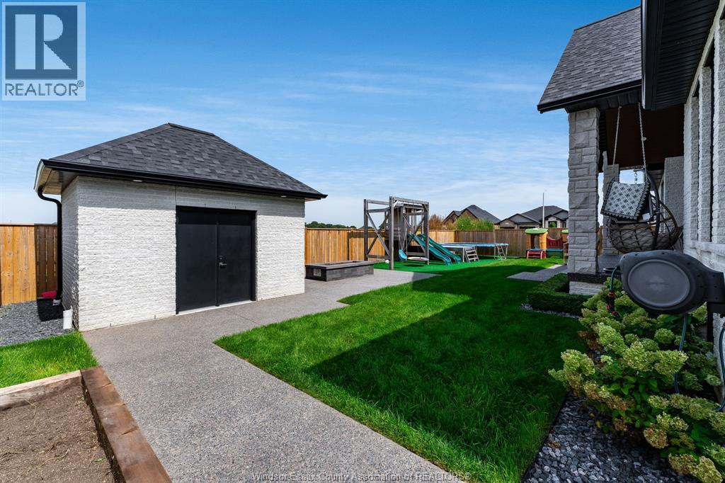 3 SUNNINGDALE DRIVE - 41