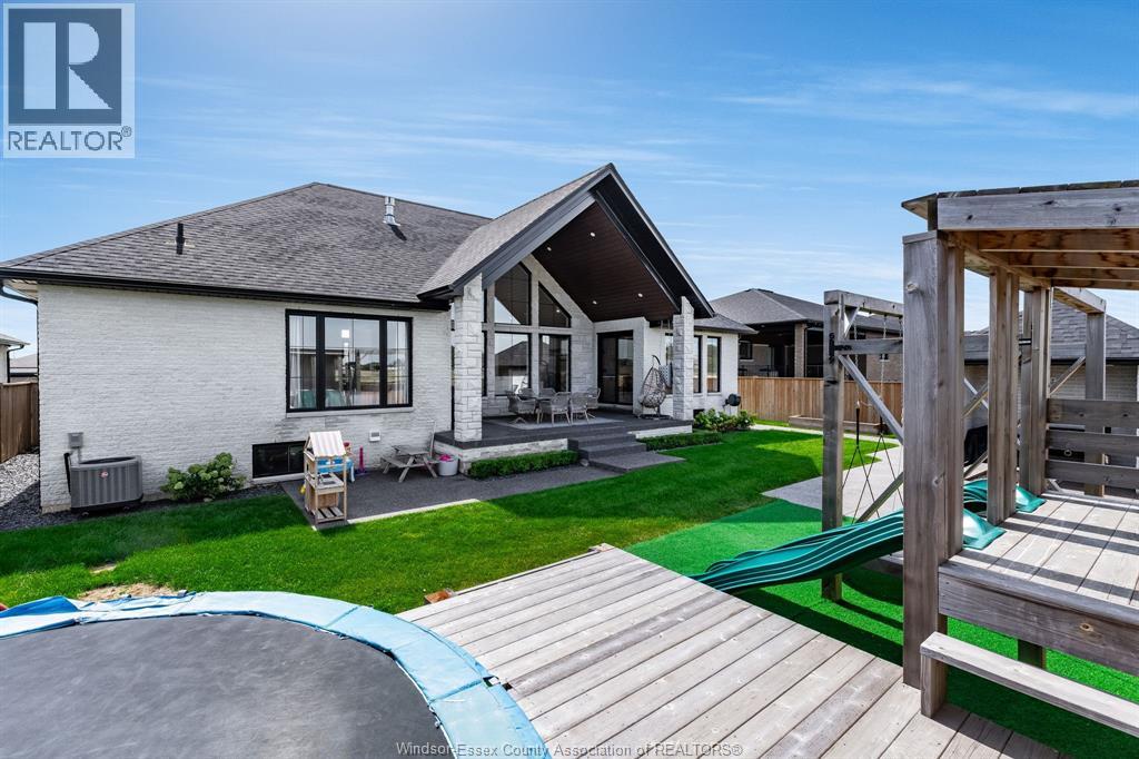 3 SUNNINGDALE DRIVE - 45
