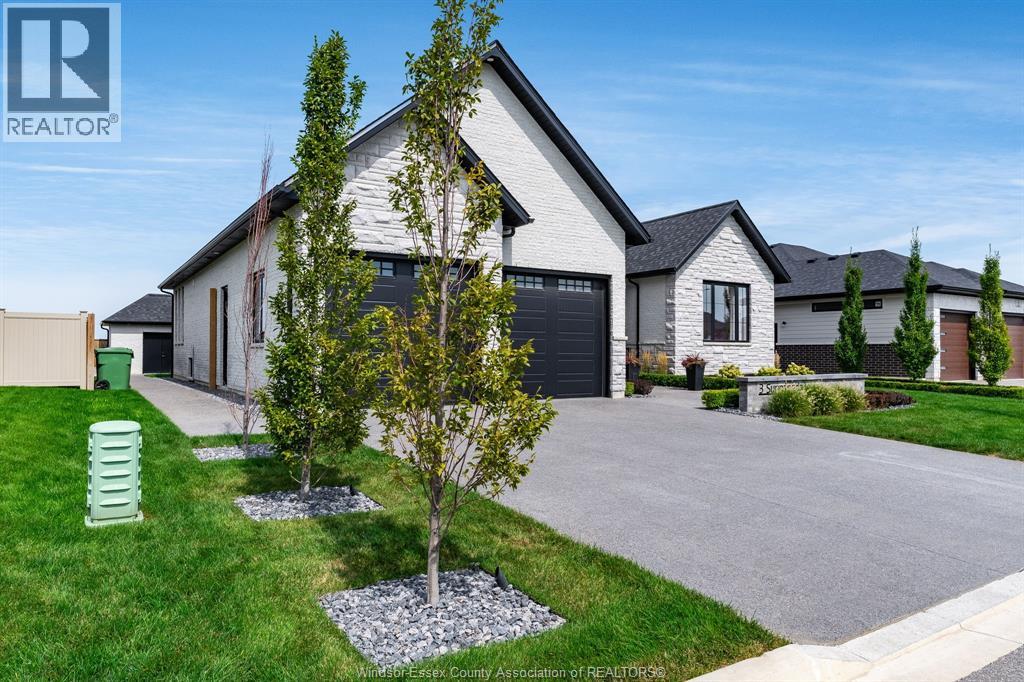 3 SUNNINGDALE DRIVE - 48