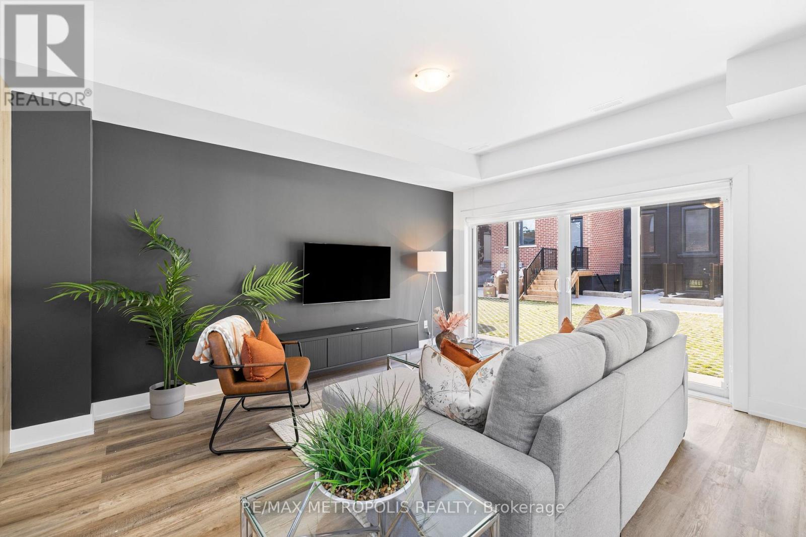 449 LANSDOWNE AVENUE - Image 30