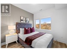 449 Lansdowne Avenue, Toronto, ON M6H3Y2 Photo 9