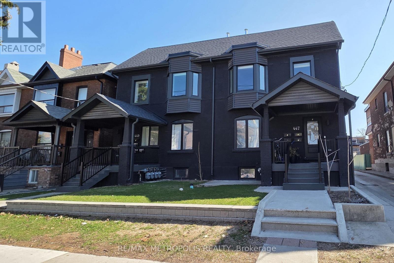 Listing photo of 447 - 449 LANSDOWNE AVENUE