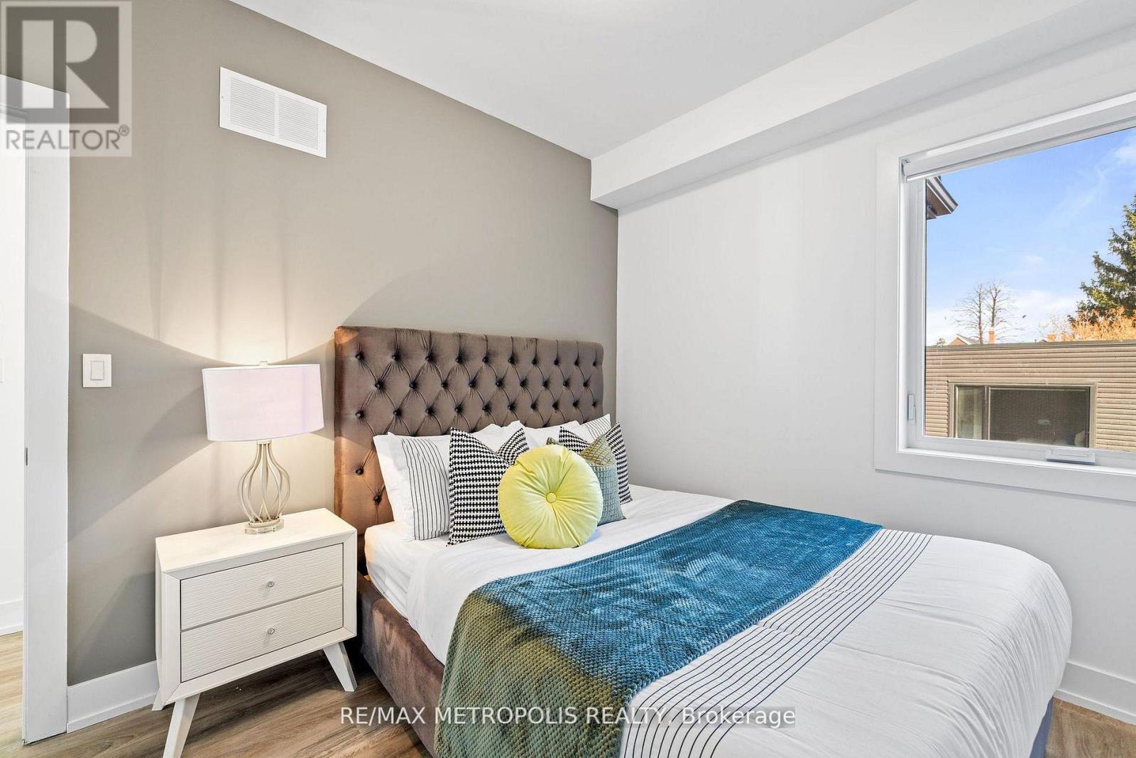 447 - 449 LANSDOWNE AVENUE - Image 31