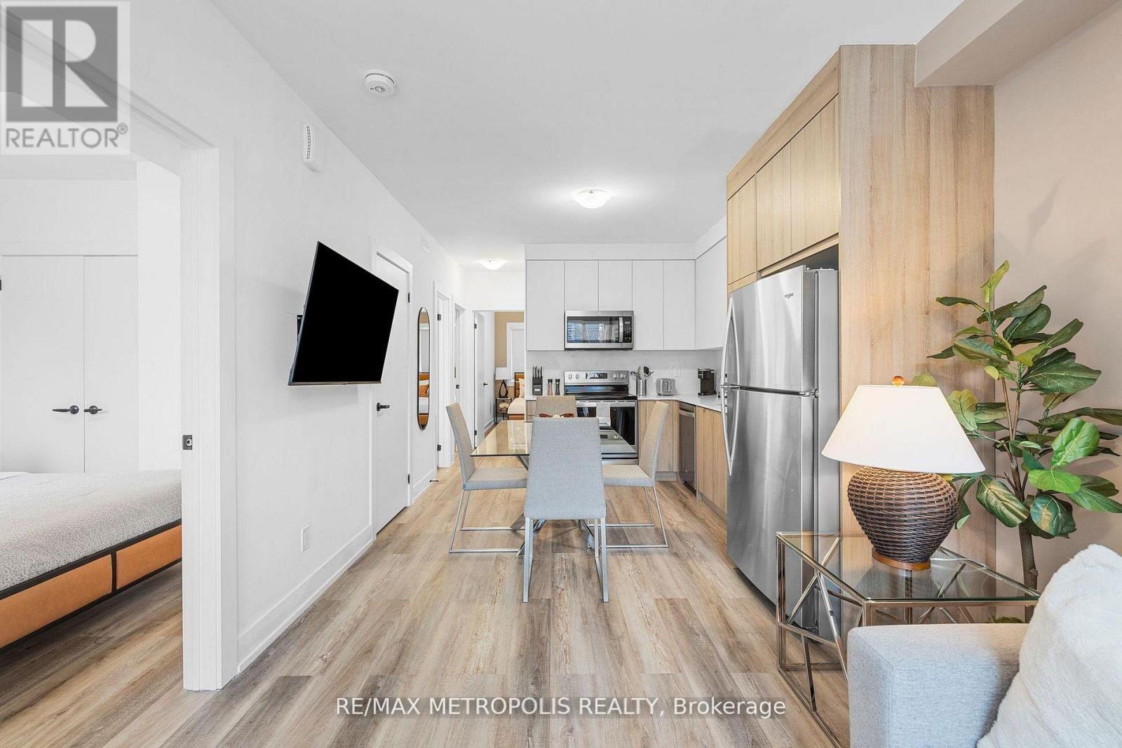 447 - 449 LANSDOWNE AVENUE - Image 32