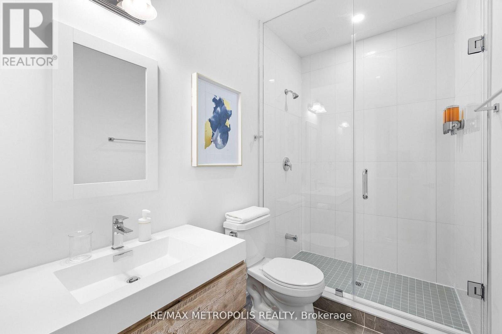 447 - 449 LANSDOWNE AVENUE - Image 37