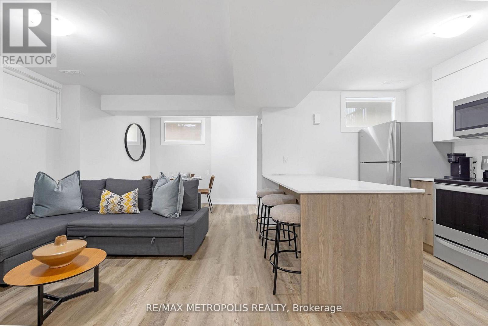 447 - 449 LANSDOWNE AVENUE - Image 38