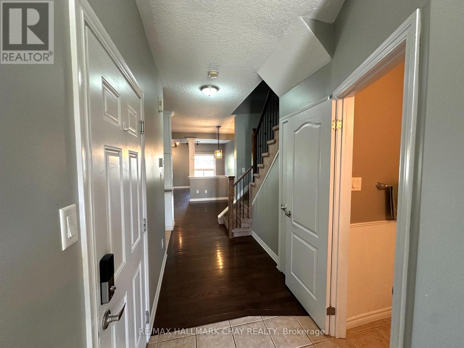 18 CLAUDIO CRESCENT, Barrie (Holly) — photo 3