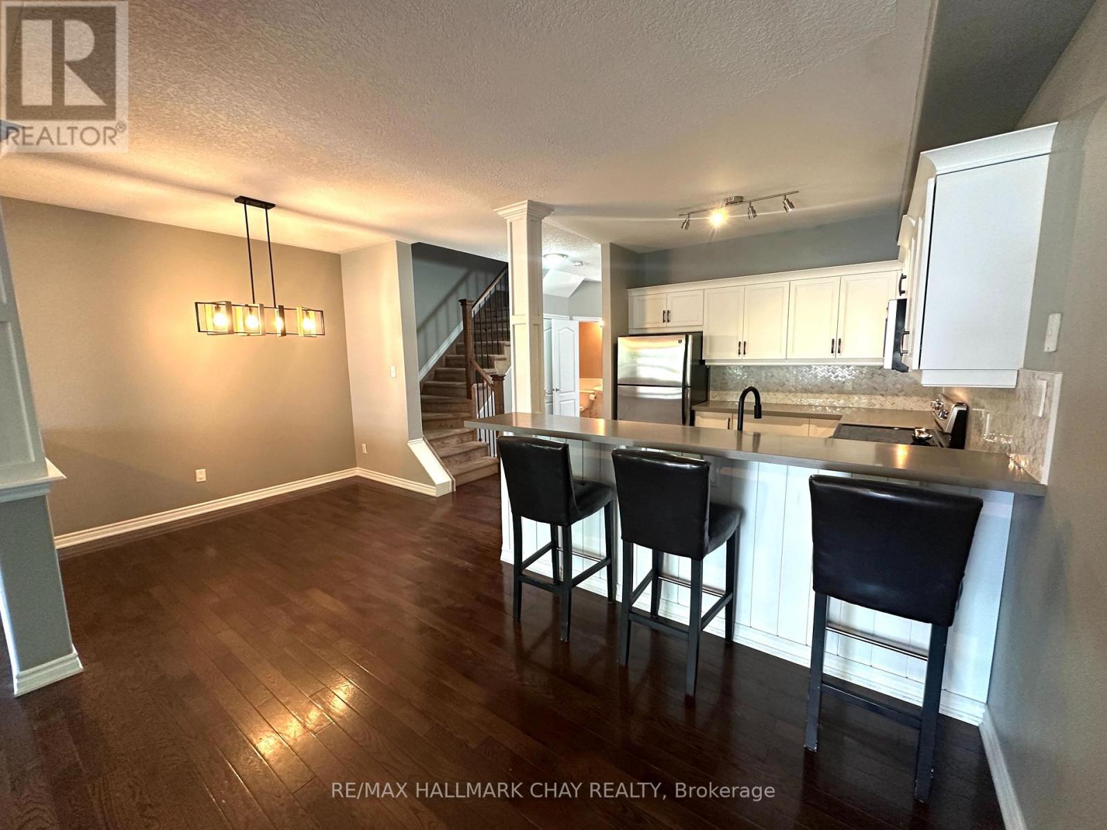18 CLAUDIO CRESCENT, Barrie (Holly) — photo 9