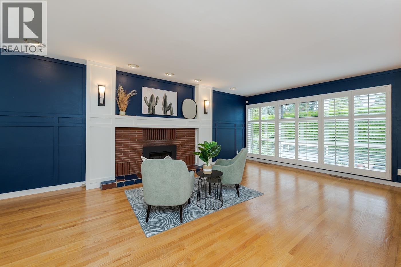 1689 BIRCH STREET - 16