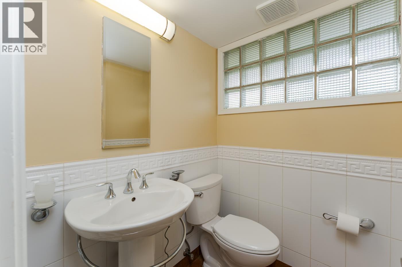 1689 BIRCH STREET - 19