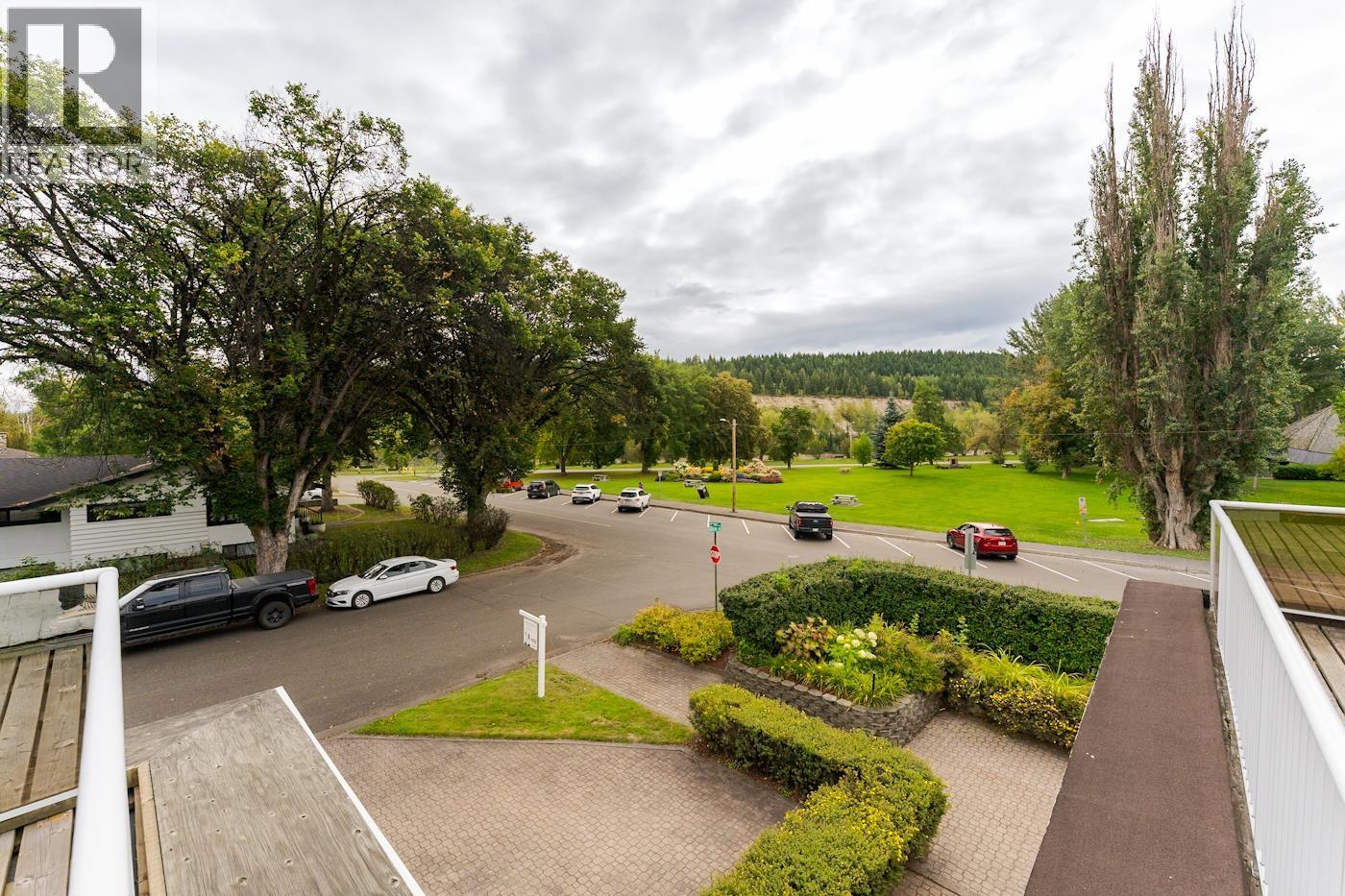 Photo 9 of 37 — 1689 BIRCH STREET · Prince George, BC