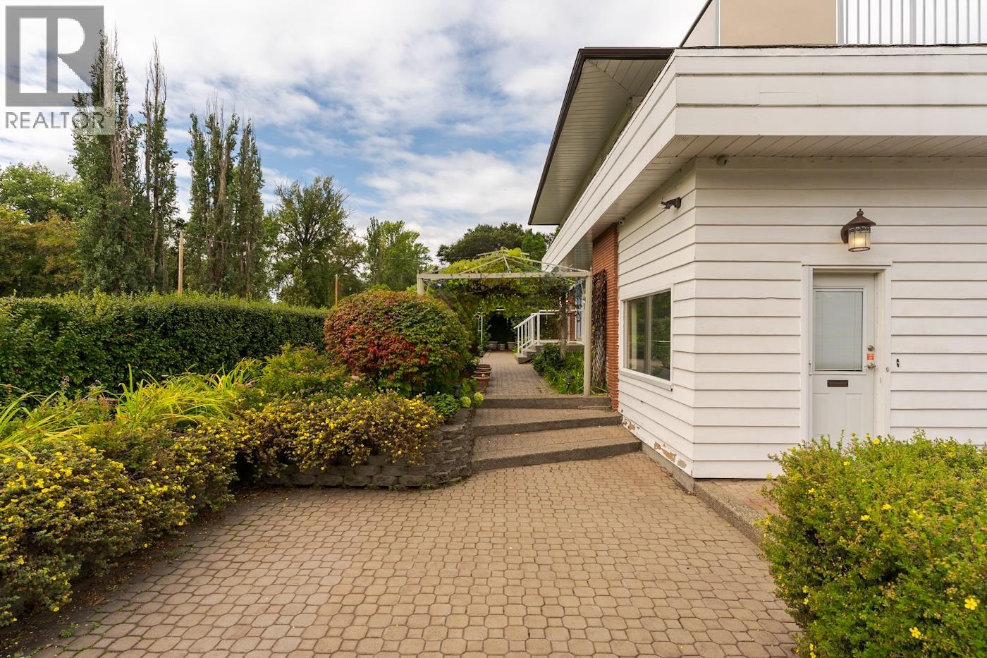 1689 BIRCH STREET - 5