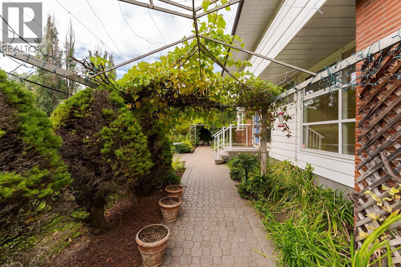 Dining room of 1689 BIRCH STREET · Prince George, BC