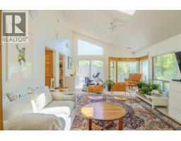Family room - 1334 Chesterman Beach Rd, Tofino, BC V0R2Z0 Photo 6