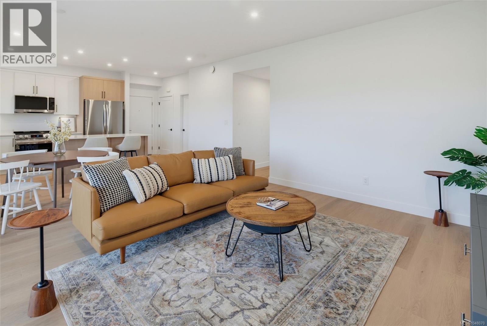 201 7043 Central Saanich Rd, Central Saanich
