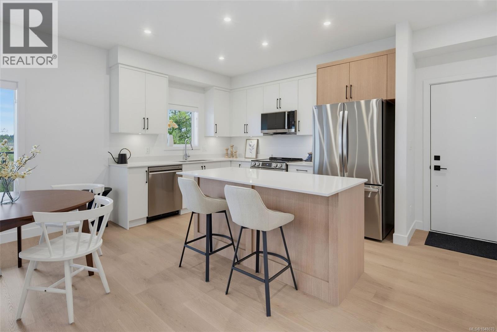 201 7043 Central Saanich Rd, Central Saanich