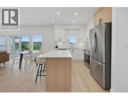 201 7043 Central Saanich Rd, Central Saanich, BC V8M1Y3 Photo 9