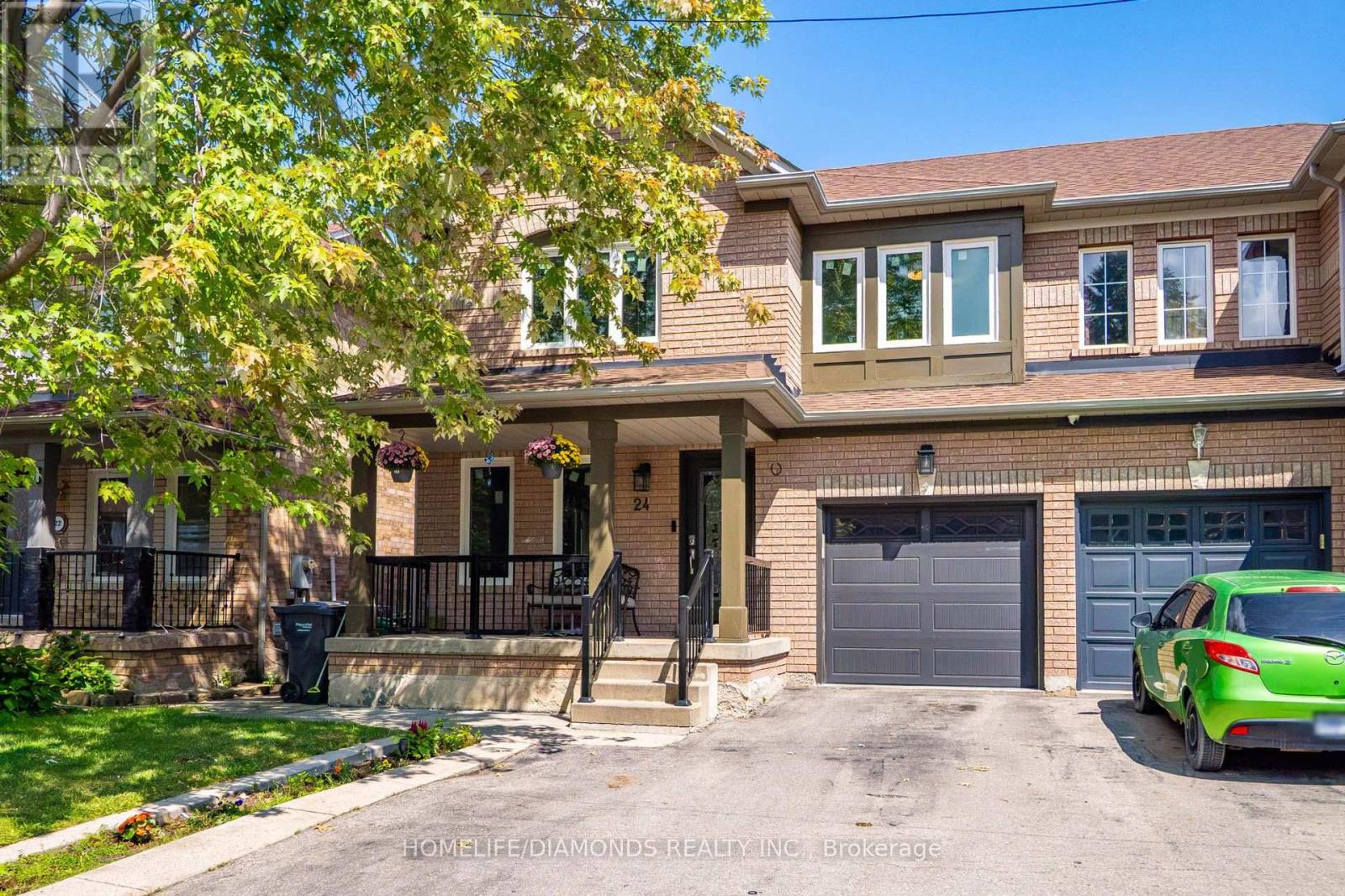 24 JEWEL CRESCENT - 1