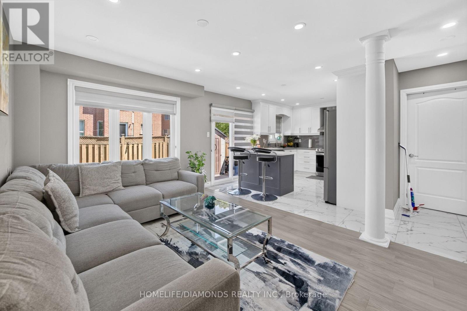 24 JEWEL CRESCENT - 14