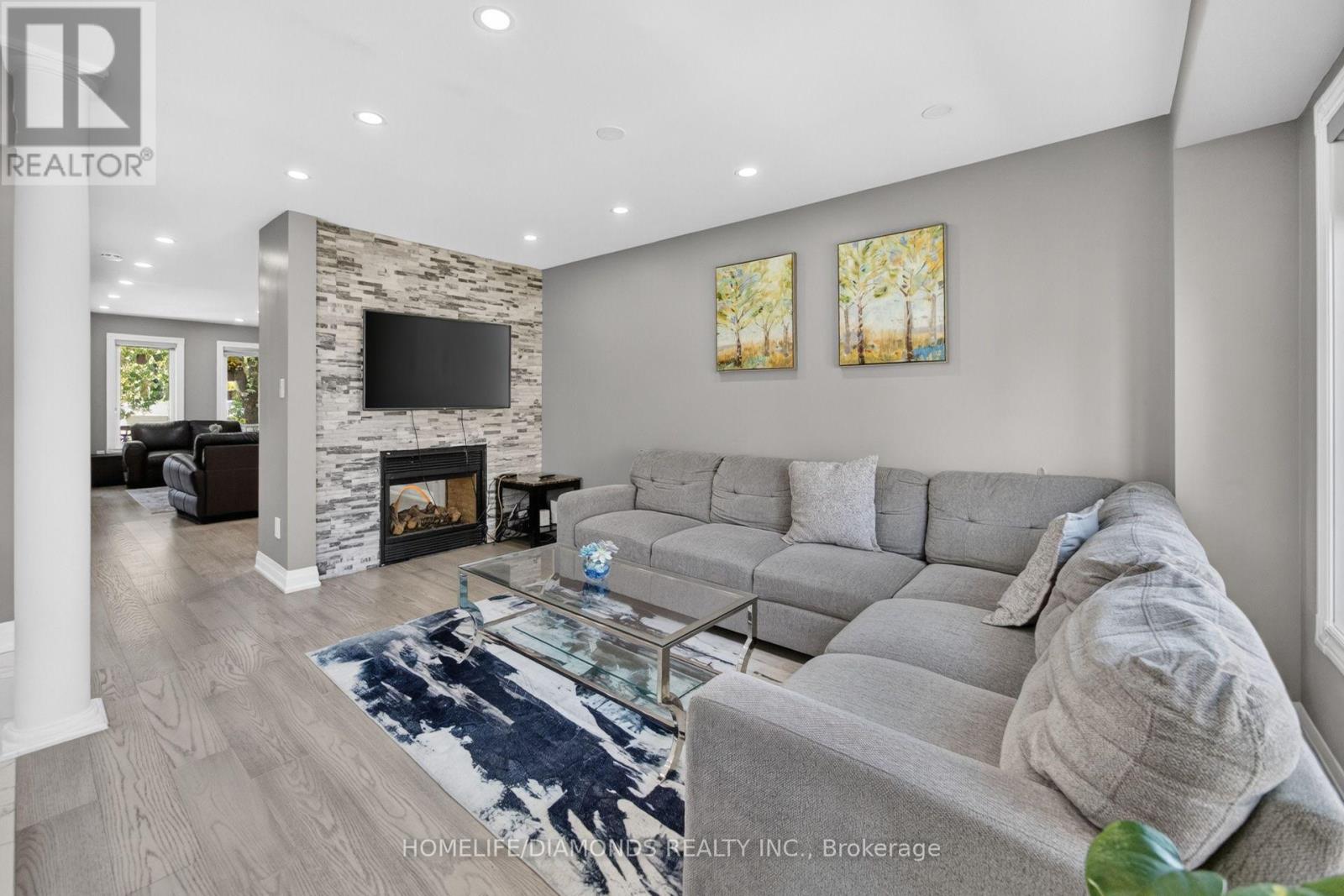 24 JEWEL CRESCENT - 15