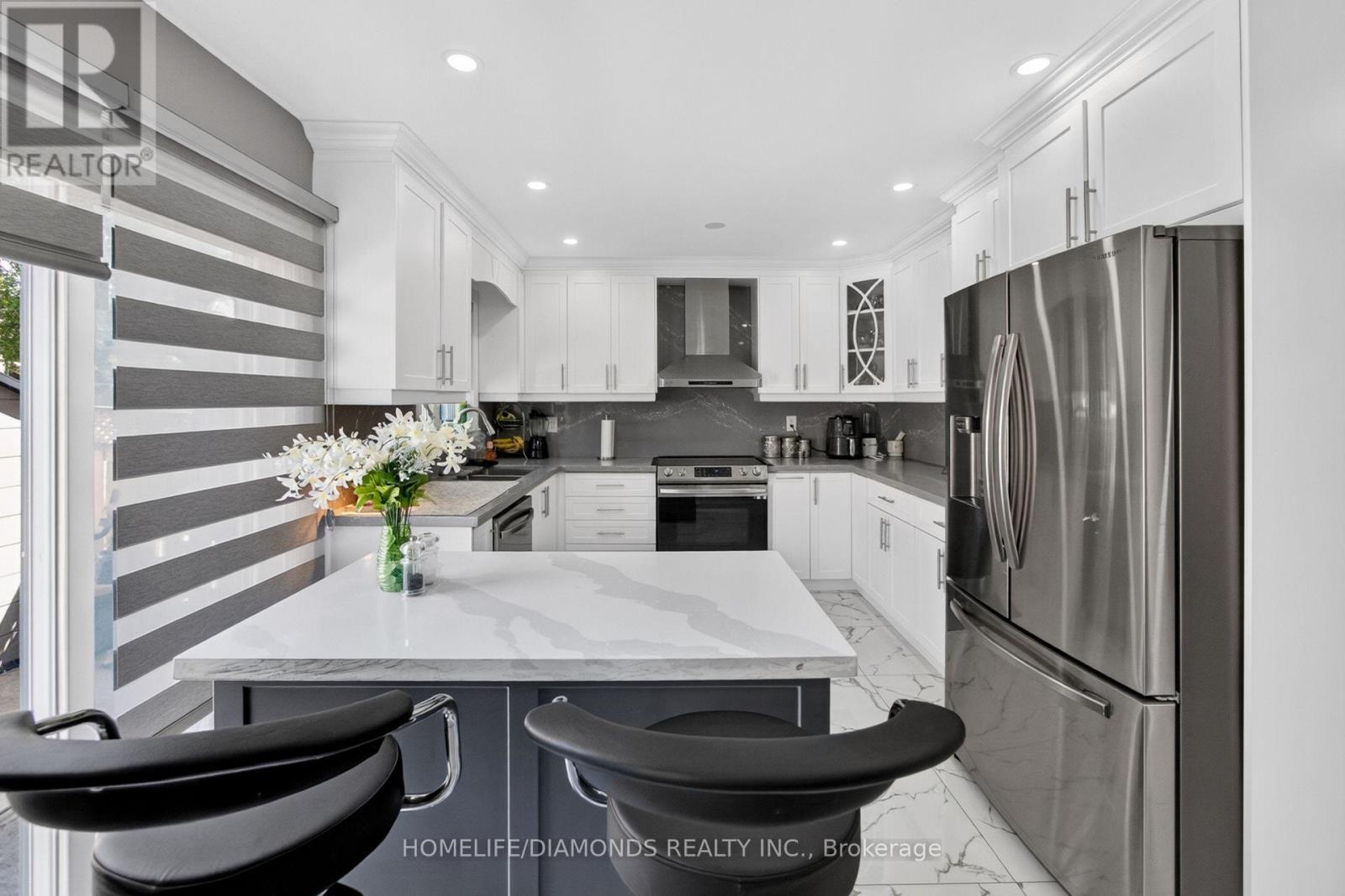 24 JEWEL CRESCENT - 17