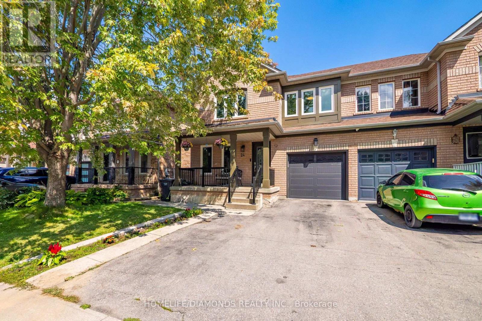 24 JEWEL CRESCENT - 2