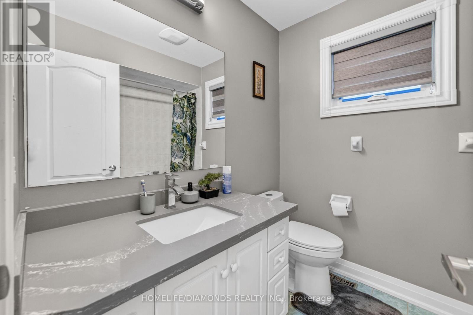 24 JEWEL CRESCENT - 28