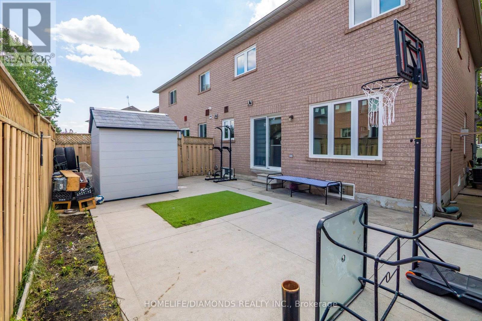 24 JEWEL CRESCENT - 45